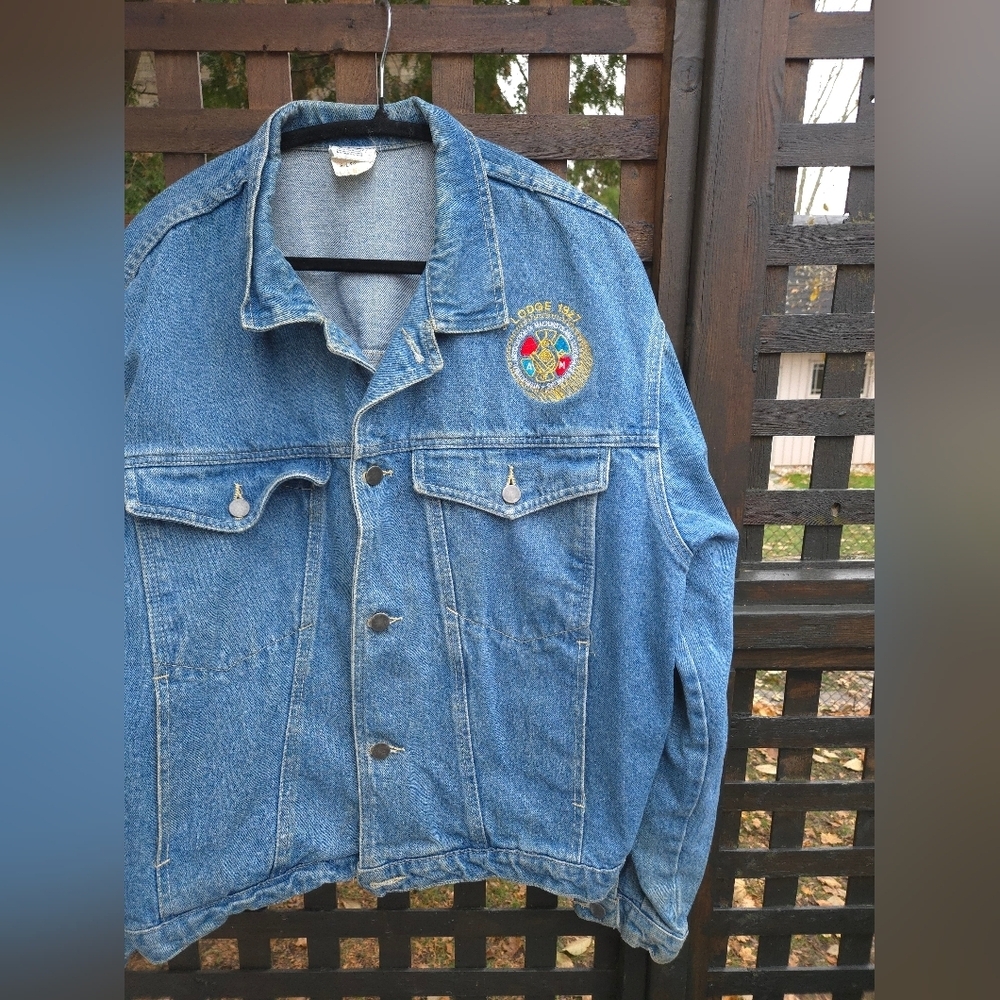 Vintage Denim Jacket - Picture 5 of 9